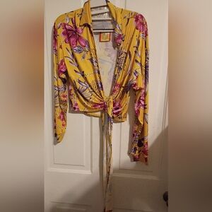 Floral Wrap Around Blouse W/Shorts Set